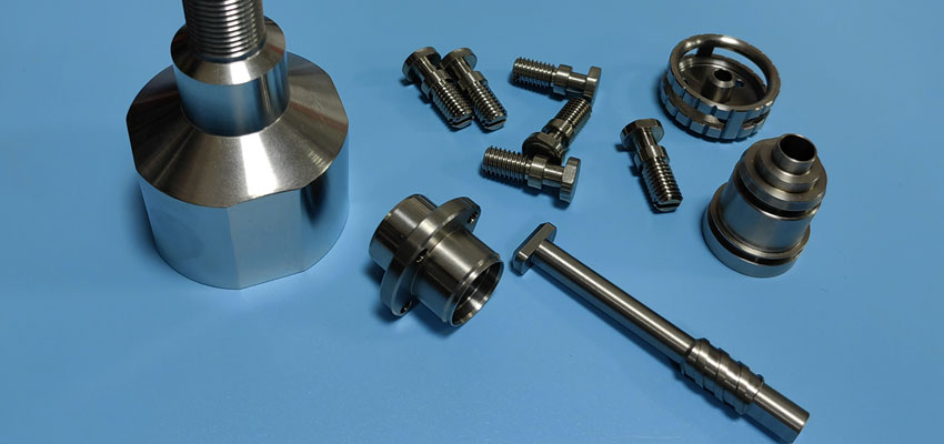 Considerations-for-Choosing-Between-Swiss-Machining-and-Traditional-Machining.jpg
