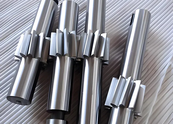 Precision CNC Spline Shafts: Tolerance Control & Post-Heat Treatment Machining Strategies