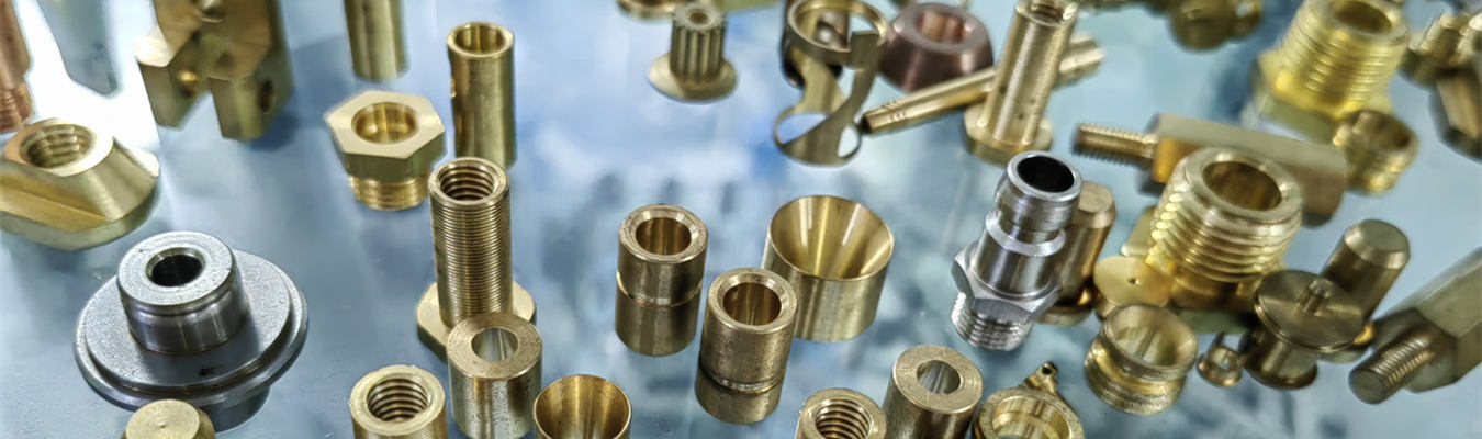 Female NPT brass pipe fitting for hydraulic and pneumatic systems
